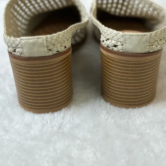 Time and Tru Women Beige Woven Mules - Picture 5 of 5
